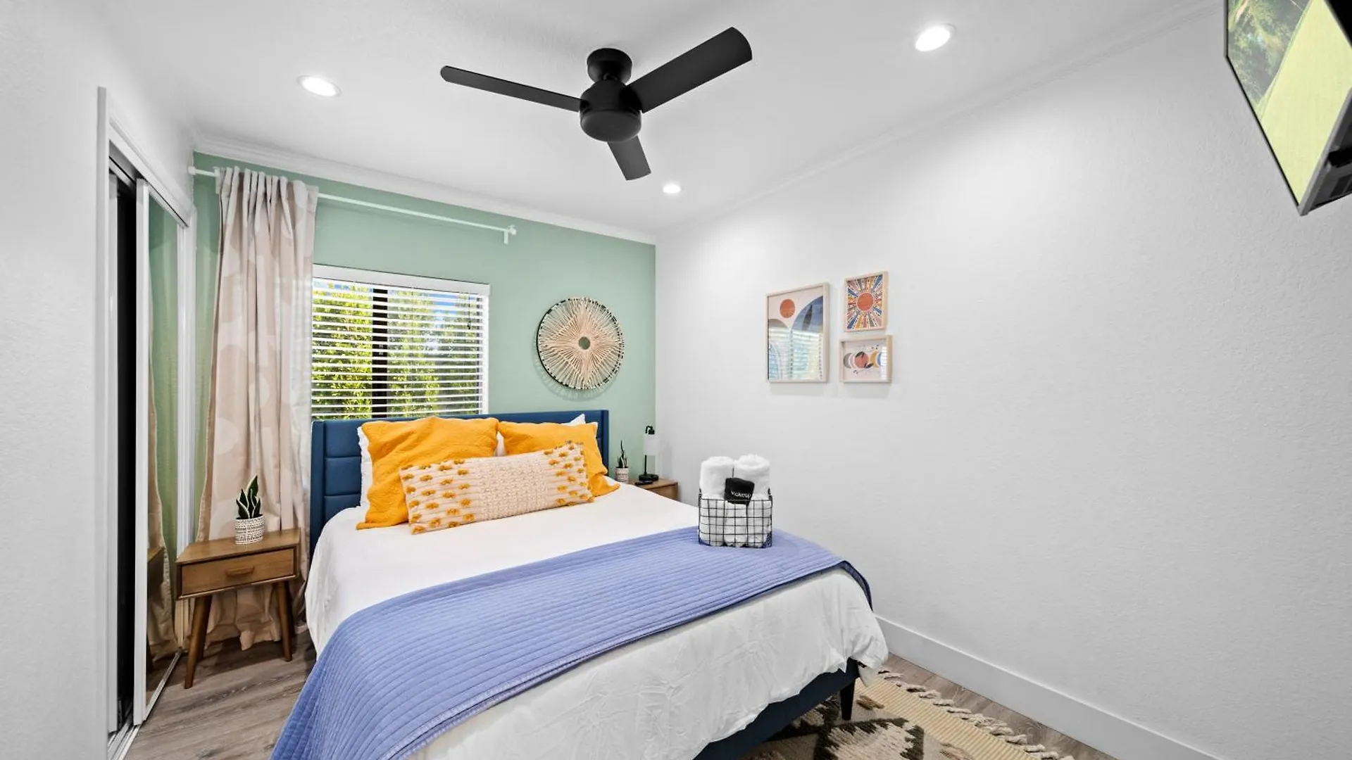 Serenity Now - Home With Pool, Spa, And Outdoor Shower Palm Springs