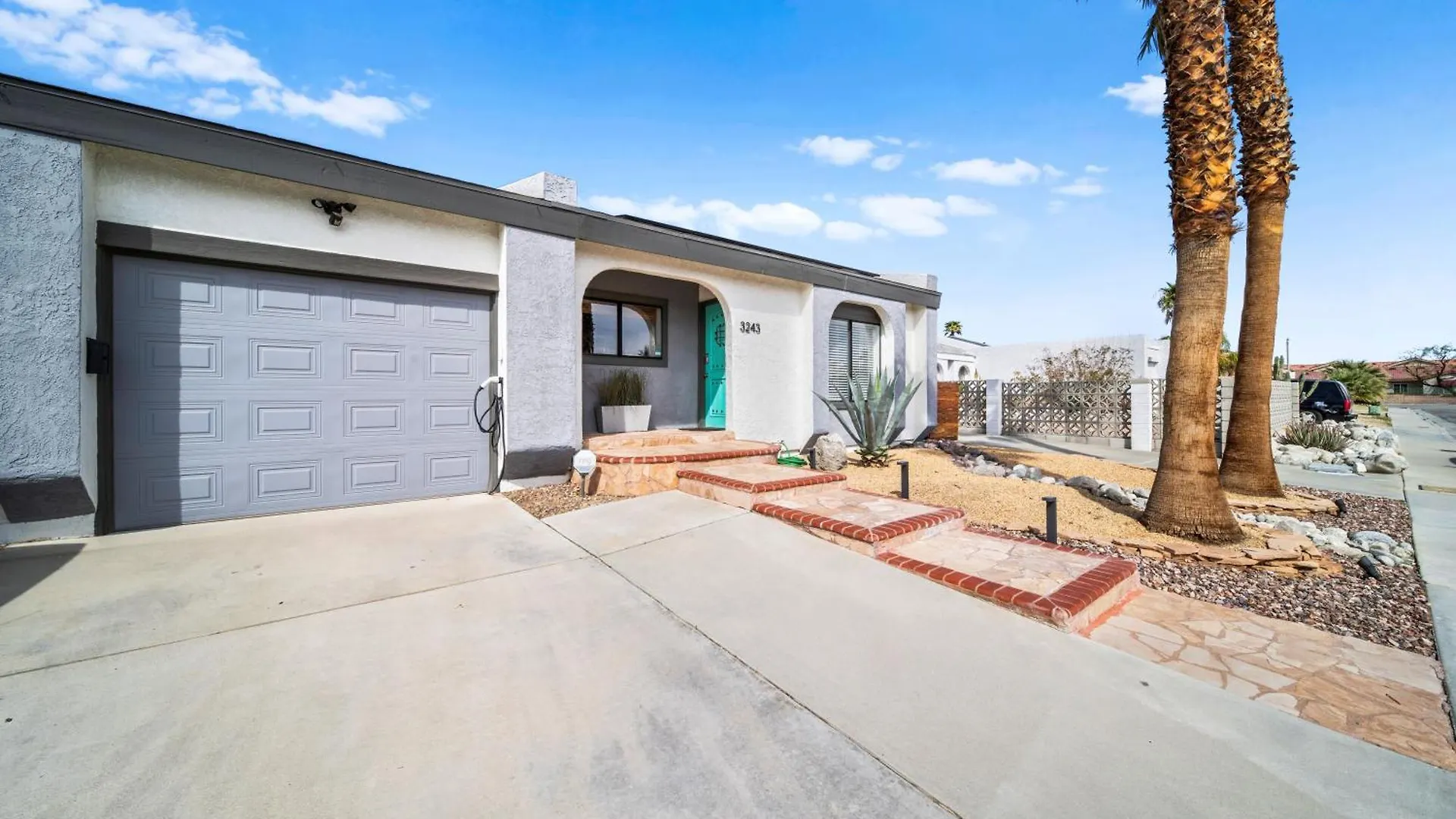 Serenity Now - Home With Pool, Spa, And Outdoor Shower Palm Springs 0*,